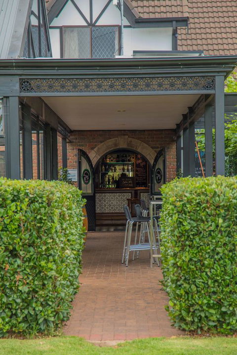 Mick O\'Sheas - Sydneys Hotel 40