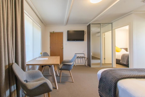 Mick O\'Sheas - Sydneys Hotel 5