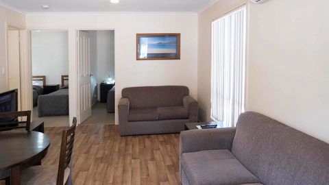 Wallaroo Holiday Park - Sydneys Hotel 28