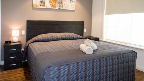 Wallaroo Holiday Park - Sydneys Hotel 24