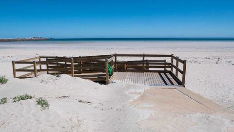 Wallaroo Holiday Park - Sydneys Hotel 12