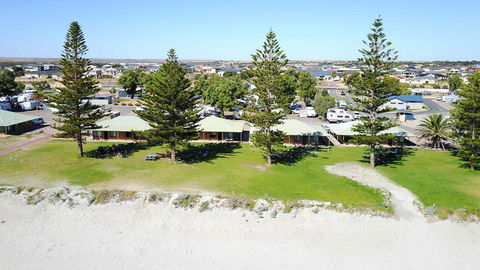 Wallaroo Holiday Park - Sydneys Hotel 0