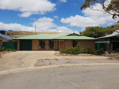 South Coast Escape - Sydneys Hotel 0