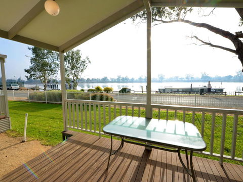 Echo Holiday Parks - Waikerie - Sydneys Hotel 21