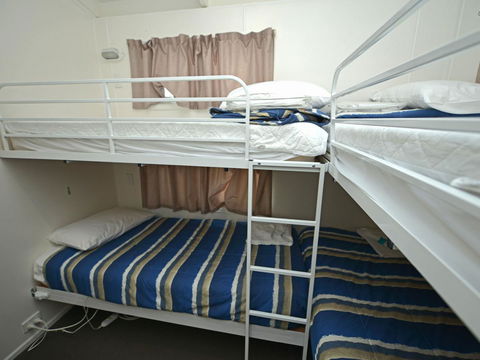 Echo Holiday Parks - Waikerie - Sydneys Hotel 26