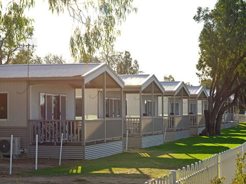 Echo Holiday Parks - Waikerie - Sydneys Hotel 29