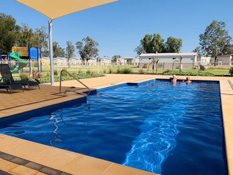 Echo Holiday Parks - Waikerie - Sydneys Hotel 6