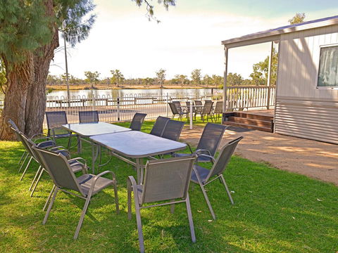 Echo Holiday Parks - Waikerie - Sydneys Hotel 28