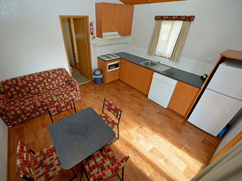 Echo Holiday Parks - Waikerie - Sydneys Hotel 43