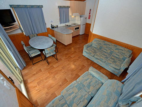 Echo Holiday Parks - Waikerie - Sydneys Hotel 32