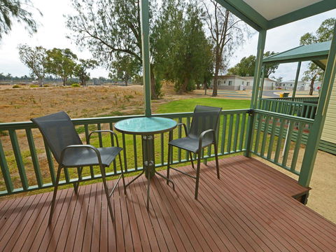 Echo Holiday Parks - Waikerie - Sydneys Hotel 38