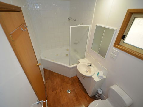 Echo Holiday Parks - Waikerie - Sydneys Hotel 39