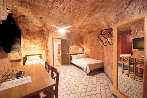 The Underground Motel - Sydneys Hotel 21