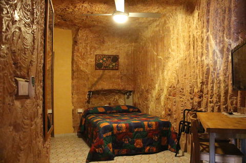 The Underground Motel - Sydneys Hotel 5