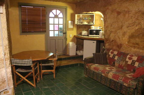 The Underground Motel - Sydneys Hotel 1