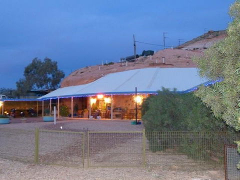 The Underground Motel - Sydneys Hotel 0