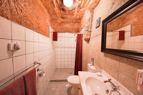 The Underground Motel - Sydneys Hotel 7