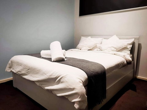 Project BNB On York - Sydneys Hotel 5