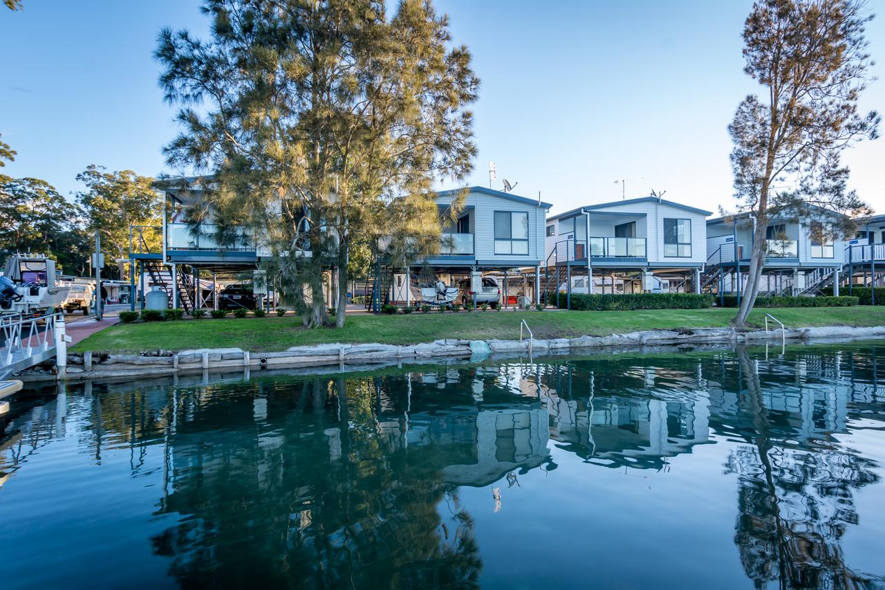 Sydneys Hotel