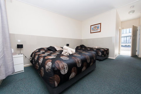 Blue Lake Motel - Sydneys Hotel 11
