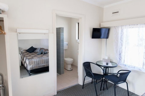 Blue Lake Motel - Sydneys Hotel 6