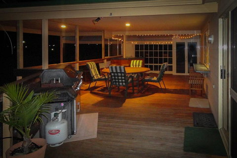 Baywatch - Sydneys Hotel 11