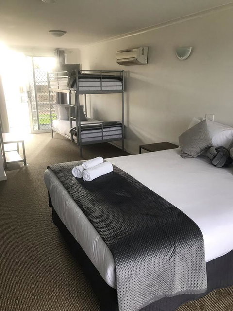 Murray River Queen - Sydneys Hotel 2