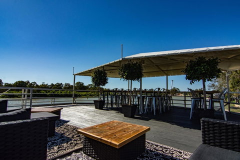 Murray River Queen - Sydneys Hotel 24
