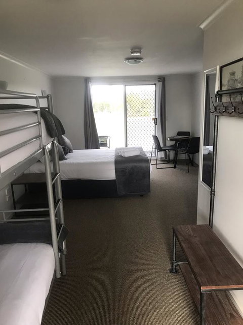 Murray River Queen - Sydneys Hotel 3