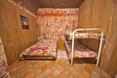Radeka Downunder Underground Motel - Sydneys Hotel 2