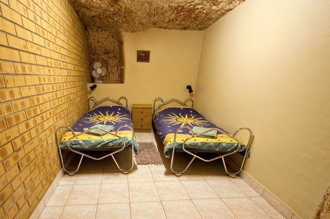 Radeka Downunder Underground Motel - Sydneys Hotel 5