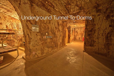Radeka Downunder Underground Motel - Sydneys Hotel 10