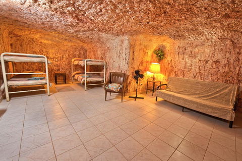 Radeka Downunder Underground Motel - Sydneys Hotel 4