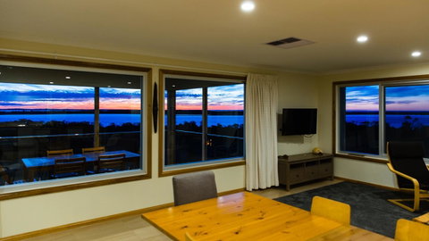 Southern Ocean Lookout - Sydneys Hotel 14