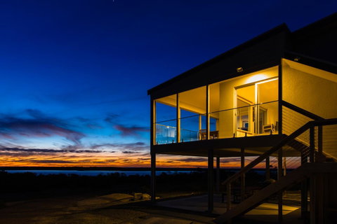 Southern Ocean Lookout - Sydneys Hotel 0