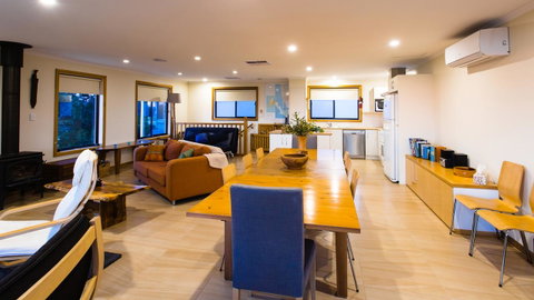 Southern Ocean Lookout - Sydneys Hotel 9