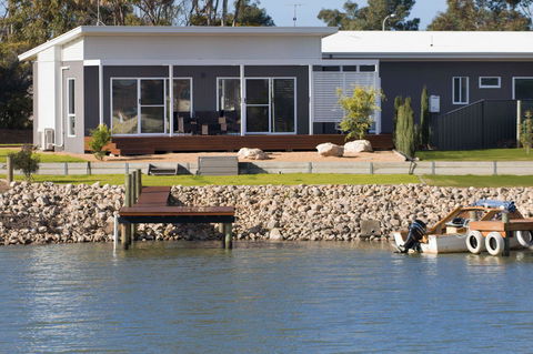 Villa Serra - Sydneys Hotel 11