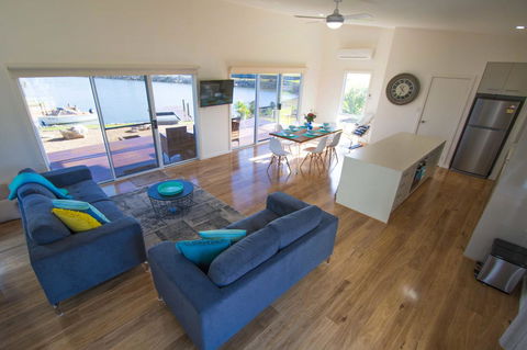 Villa Serra - Sydneys Hotel 1
