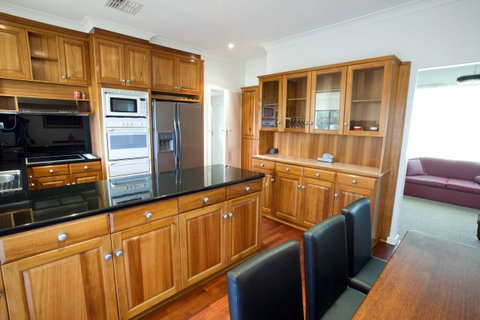 The Commodore - Sydneys Hotel 21