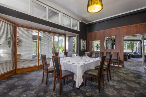 The Commodore - Sydneys Hotel 4