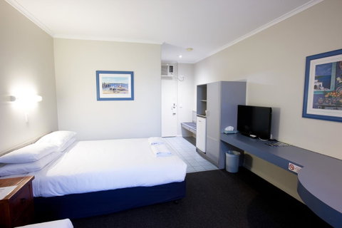 The Commodore - Sydneys Hotel 27