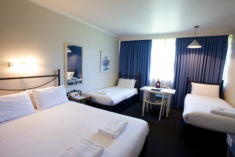 The Commodore - Sydneys Hotel 26