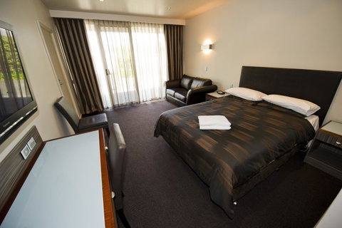The Commodore - Sydneys Hotel 5