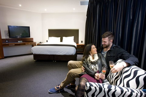 The Commodore - Sydneys Hotel 37