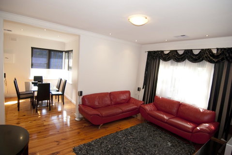 The Commodore - Sydneys Hotel 15