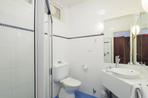 The Commodore - Sydneys Hotel 40