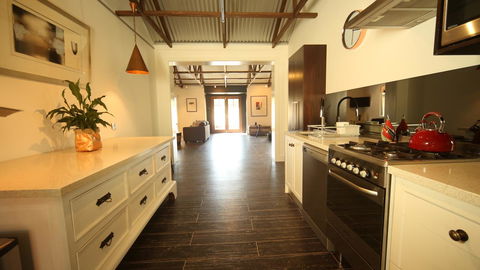 Irongate Studio B&B - Sydneys Hotel 18