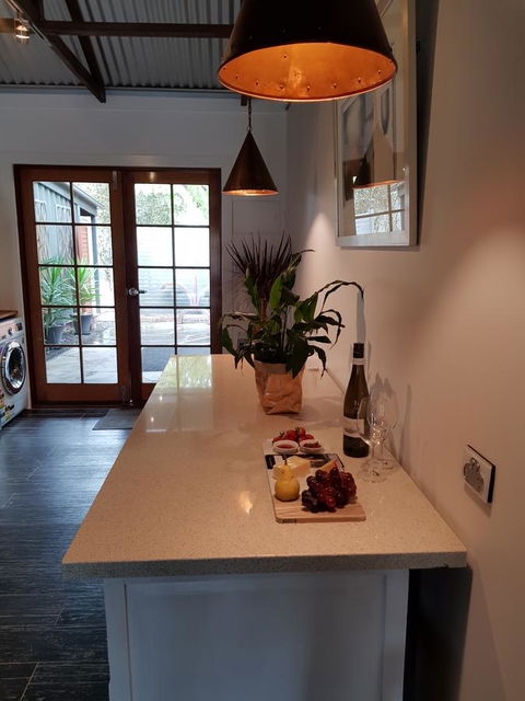Irongate Studio B&B - Sydneys Hotel 6