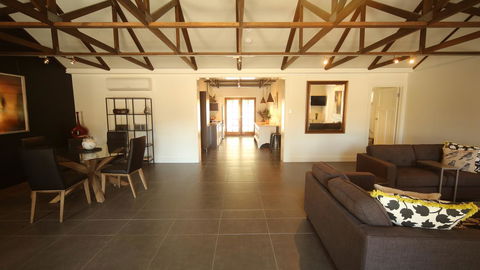 Irongate Studio B&B - Sydneys Hotel 1