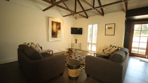 Irongate Studio B&B - Sydneys Hotel 16